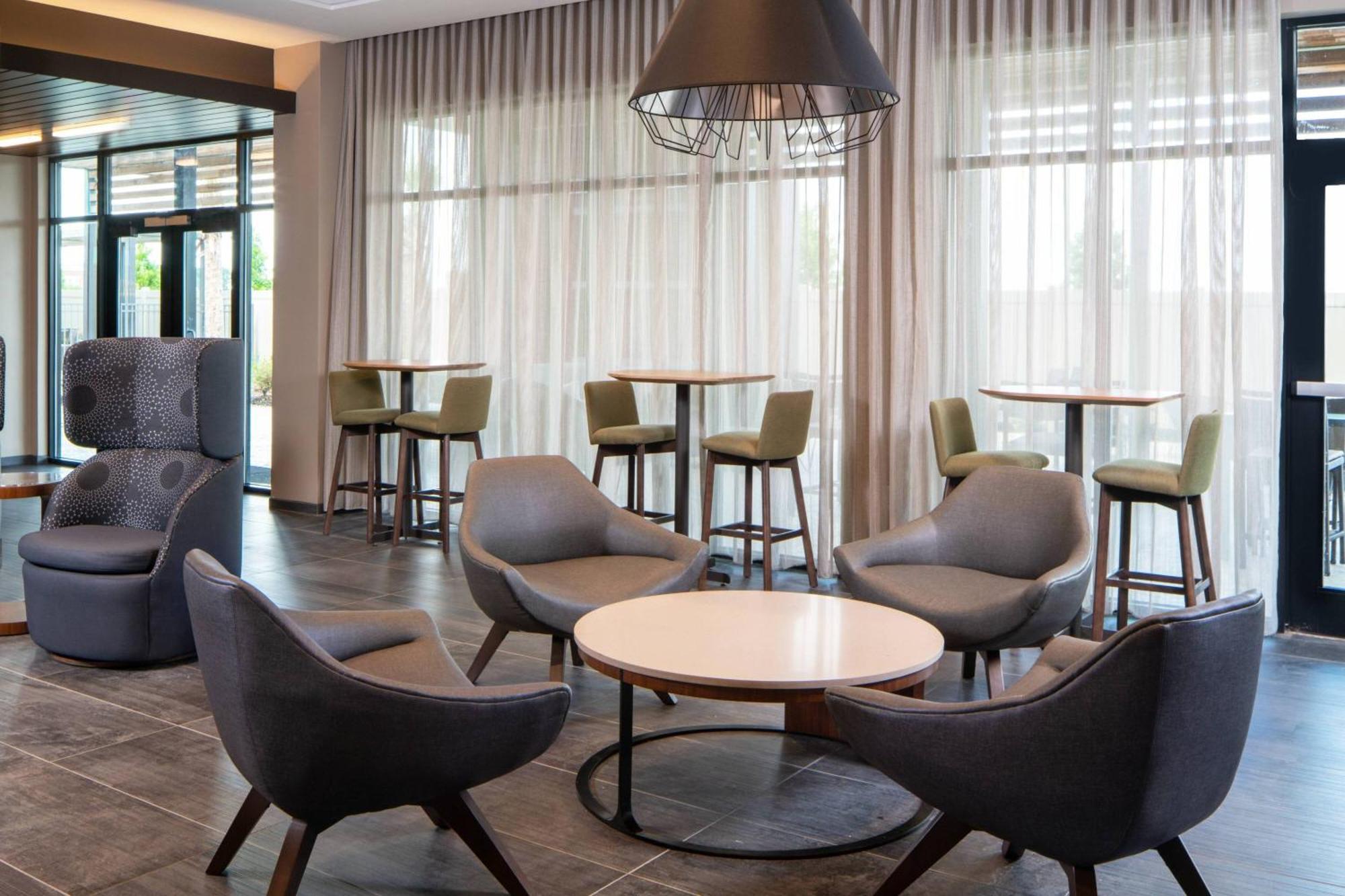 Courtyard By Marriott Lafayette South Hotell Exteriör bild
