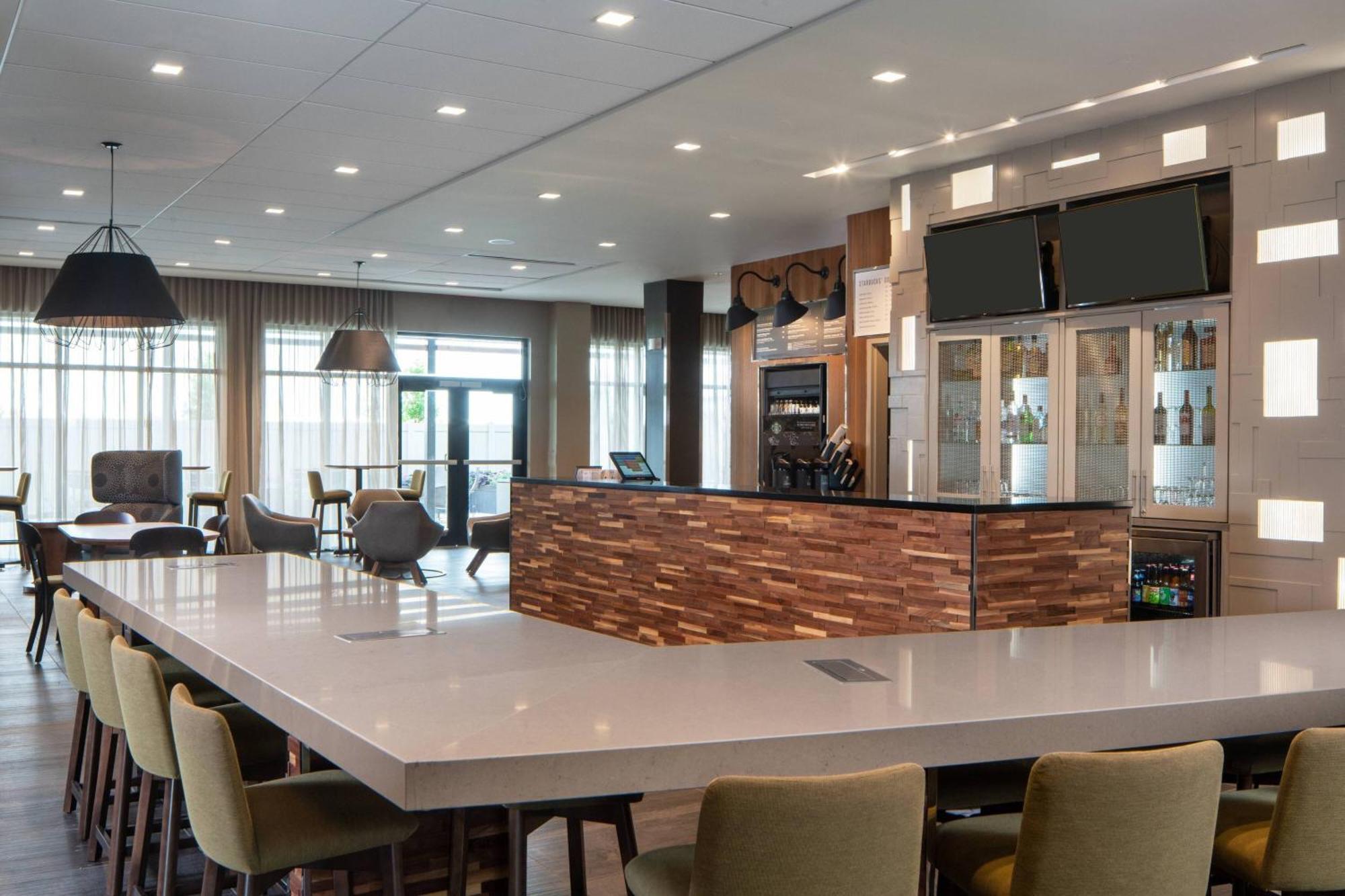 Courtyard By Marriott Lafayette South Hotell Exteriör bild