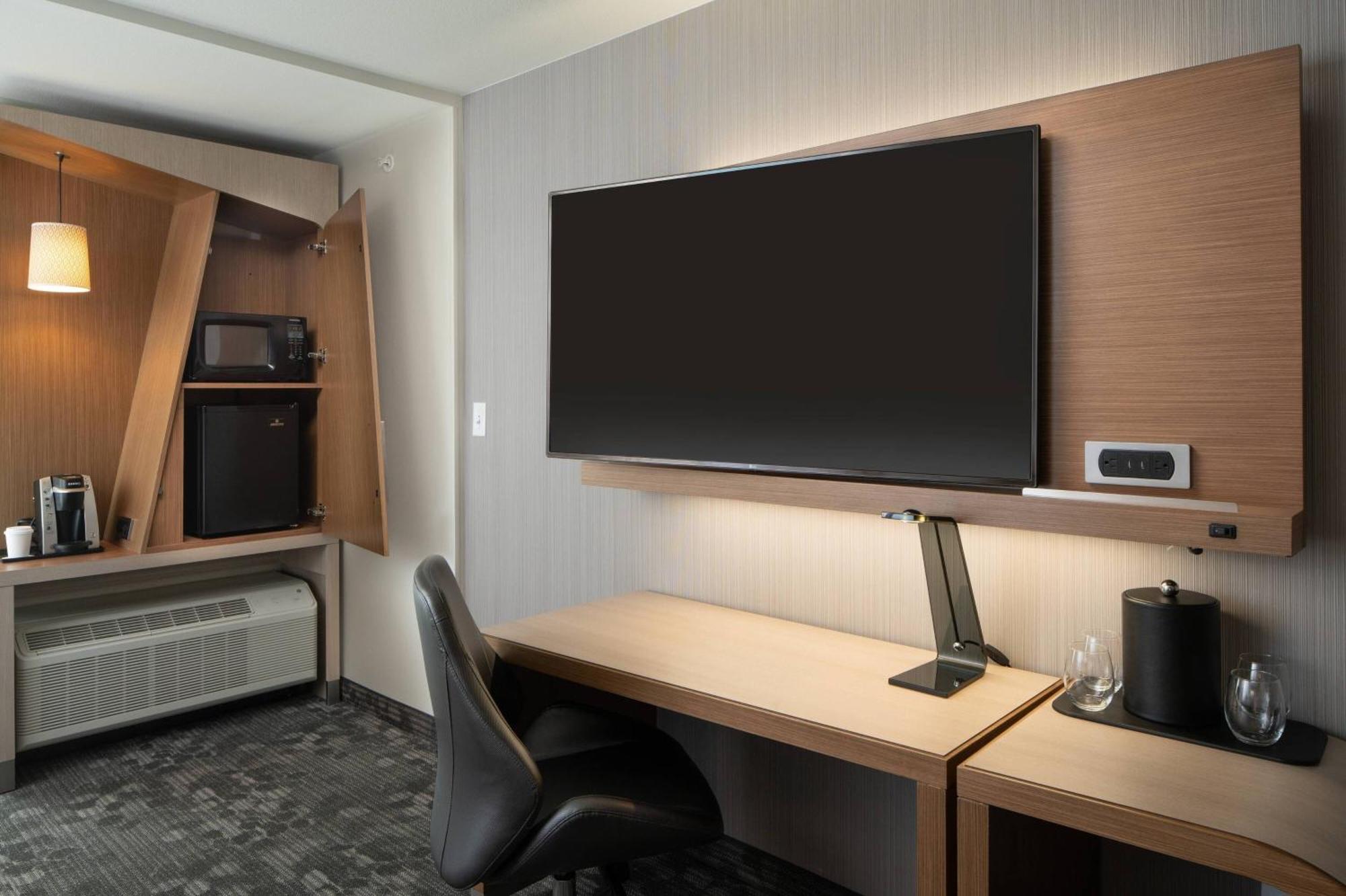 Courtyard By Marriott Lafayette South Hotell Exteriör bild